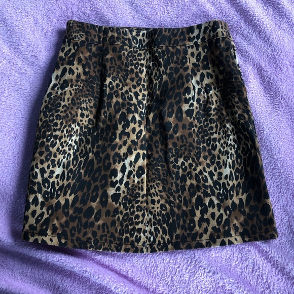 Forever 21 Leopard Print Skirt - Picture 3 of 5